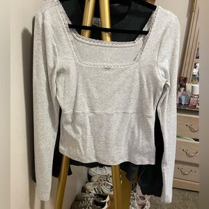 American Eagle Outfitters Light Gray Long Sleeve Top
